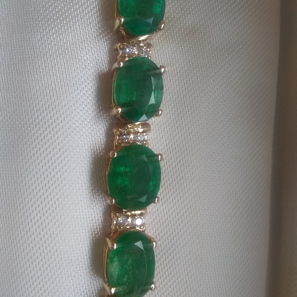 14KT Y/G 29CT Fabulous Emerald Diamond Bracelet - Picture 9 of 17